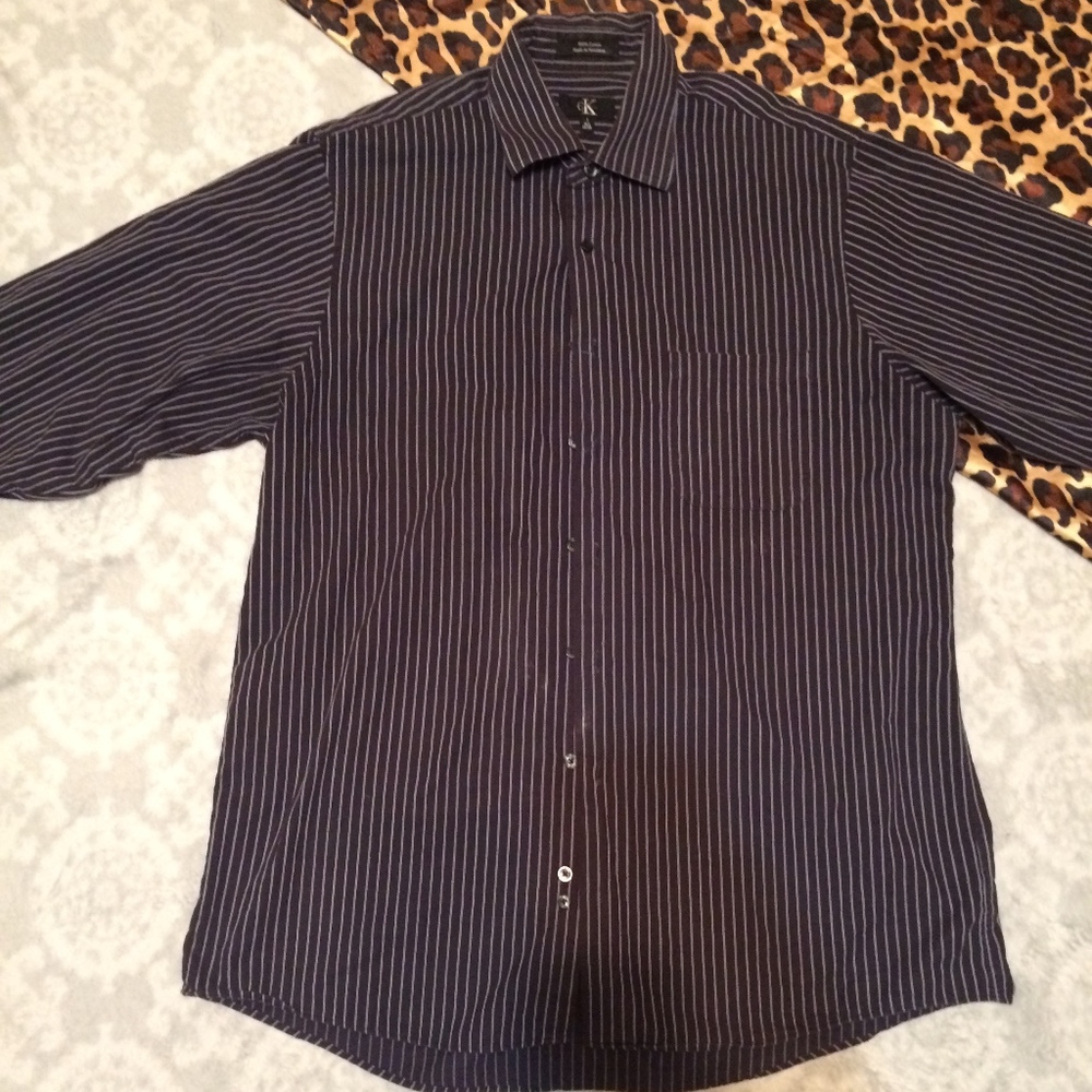 Calvin Klein Pinstripe Button down shirt - Picture 2 of 6